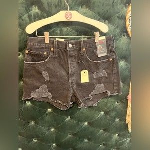 Levis 501 shorts size 31